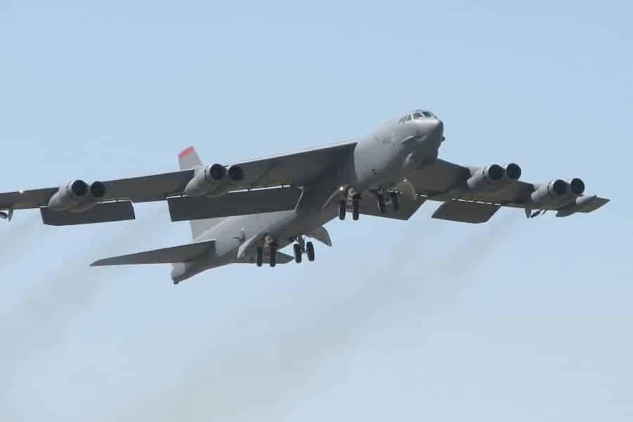B-52 volano direttamente in Medio Oriente