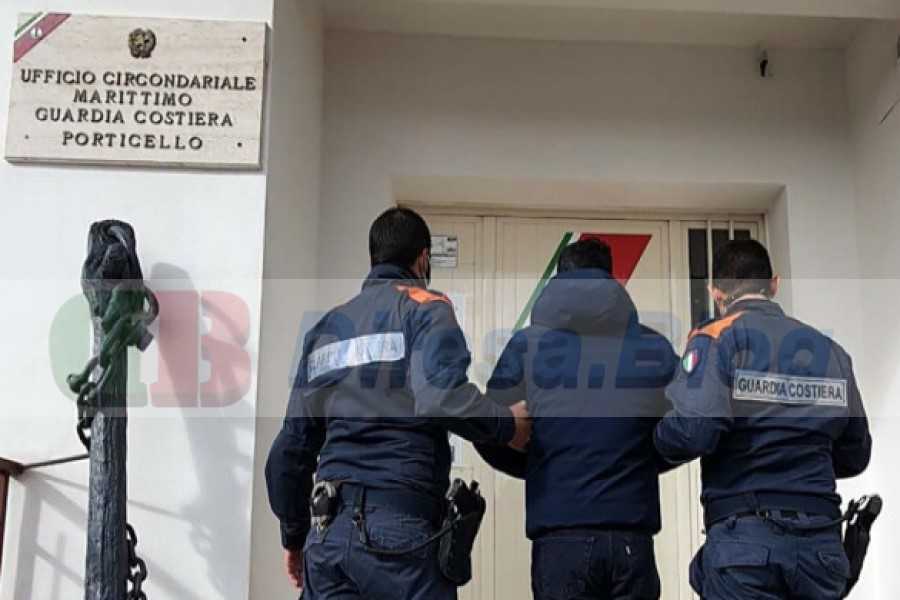 Aggressione ai danni dei guardiacoste
