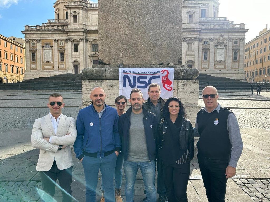 Manifestazione di protesta contro la revoca della scorta a Capitano Ultimo